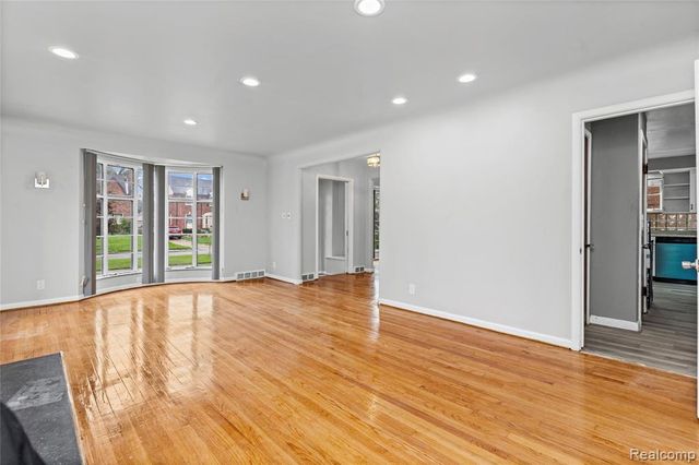 15515 Ashton Street, Detroit, MI 48223
