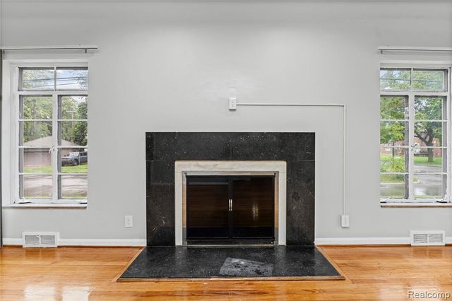 15515 Ashton Street, Detroit, MI 48223