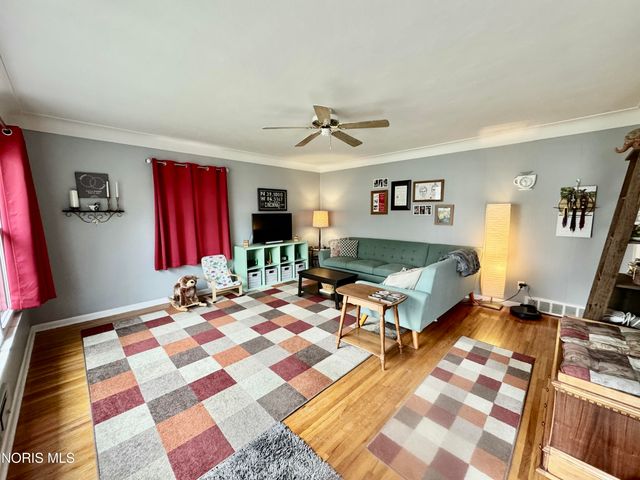4541 S May Avenue, Toledo, OH 43614