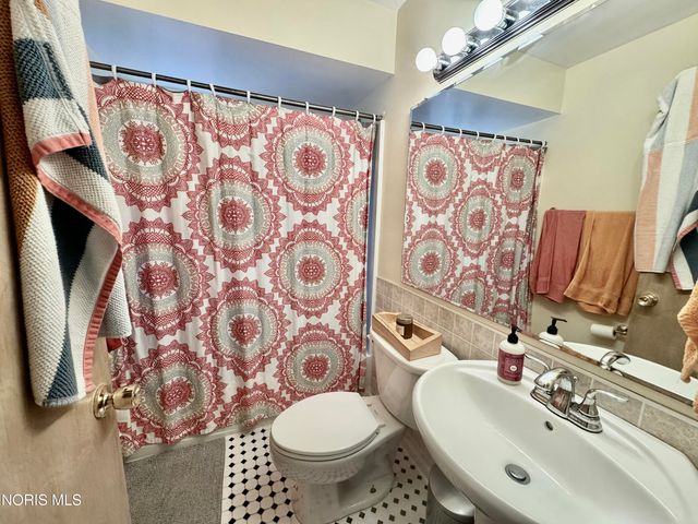 4541 S May Avenue, Toledo, OH 43614