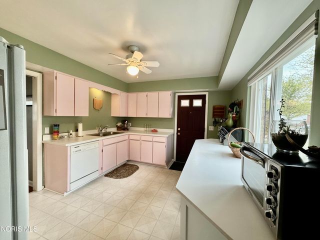 4541 S May Avenue, Toledo, OH 43614