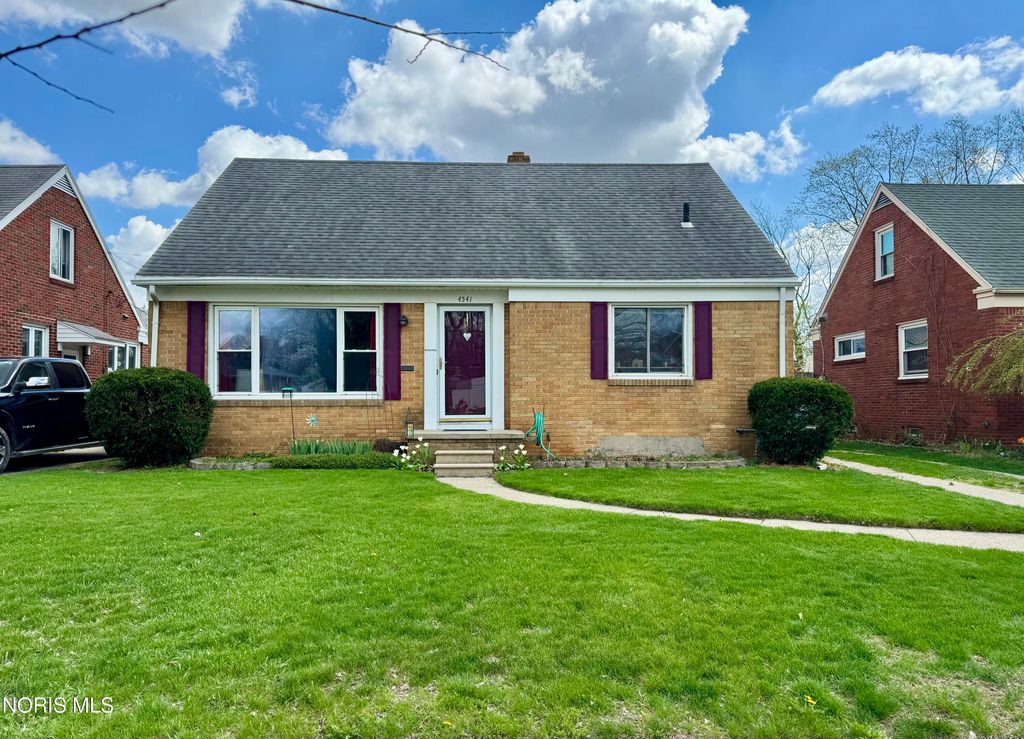 4541 S May Avenue, Toledo, OH 43614
