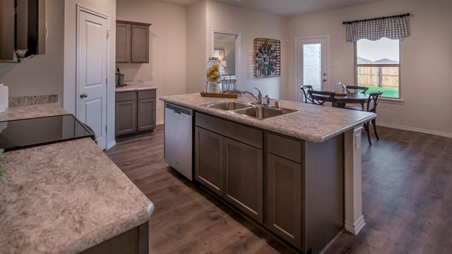 1421 Oak Valley, Denton, TX 76209