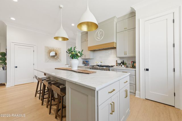 1014 The Lake Drive, Broussard, LA 70518