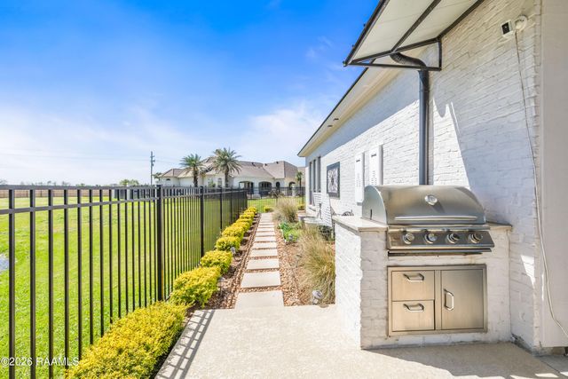 1014 The Lake Drive, Broussard, LA 70518