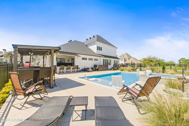 1014 The Lake Drive, Broussard, LA 70518