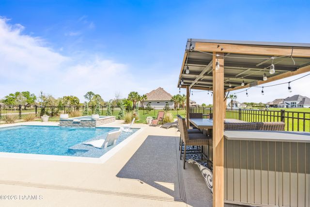 1014 The Lake Drive, Broussard, LA 70518