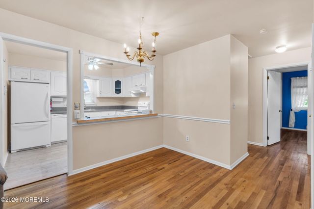6 Woodbury Court, Toms River, NJ 08757