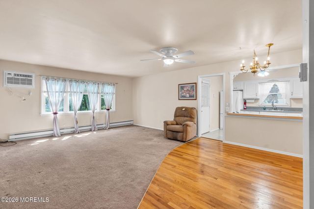 6 Woodbury Court, Toms River, NJ 08757