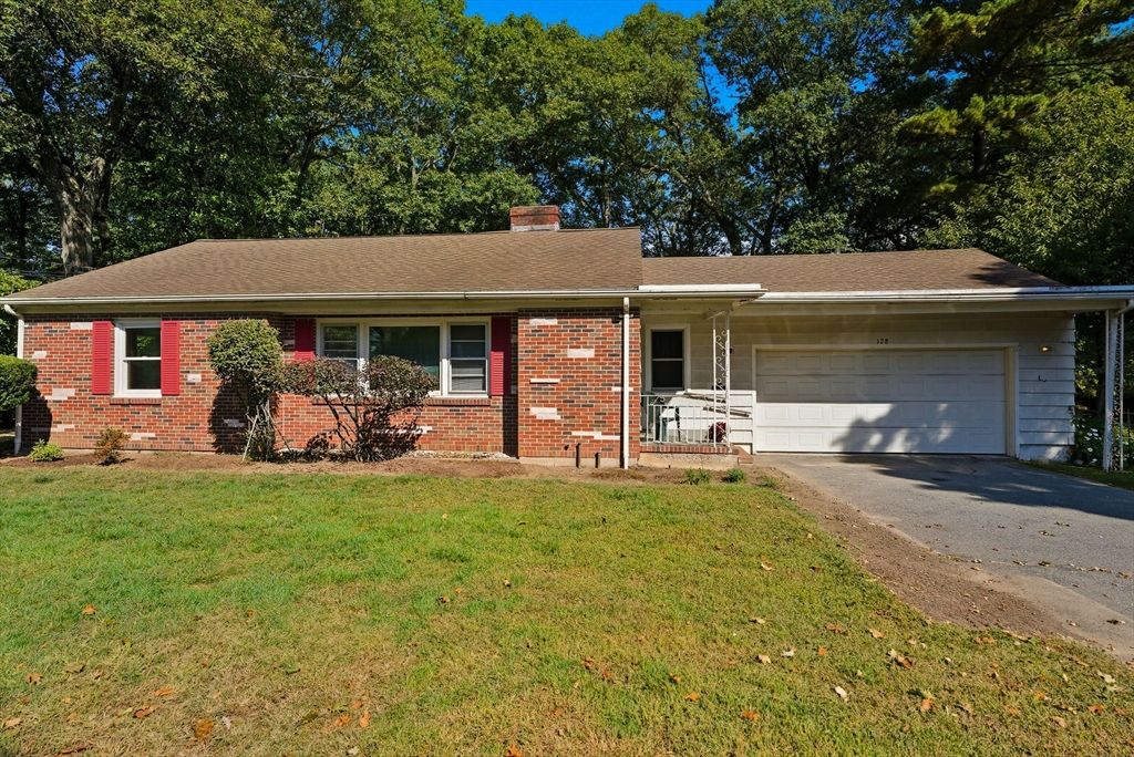 128 Warren Rd, Framingham, MA 01702