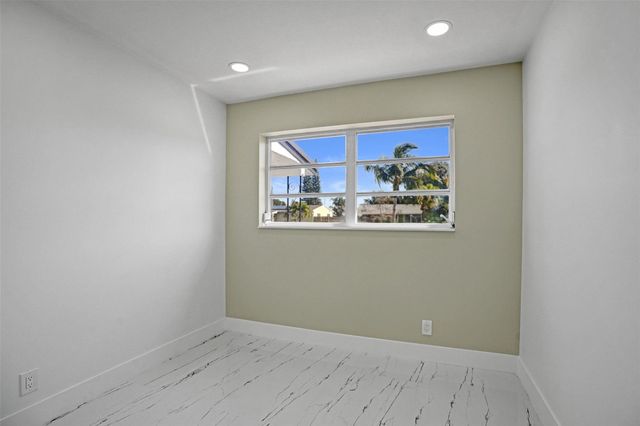 1437 SW 1st Avenue, Deerfield Beach, FL 33441