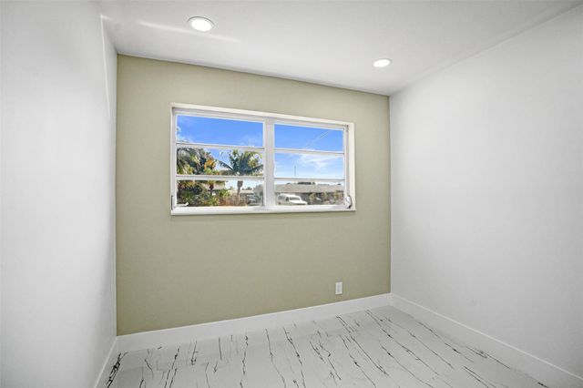 1437 SW 1st Avenue, Deerfield Beach, FL 33441