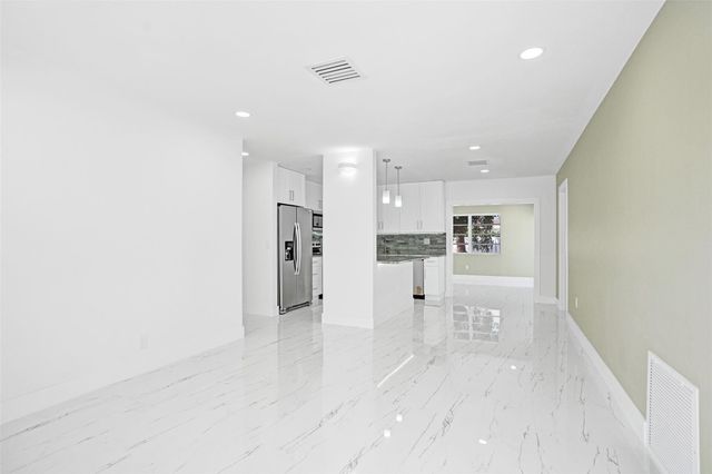 1437 SW 1st Avenue, Deerfield Beach, FL 33441