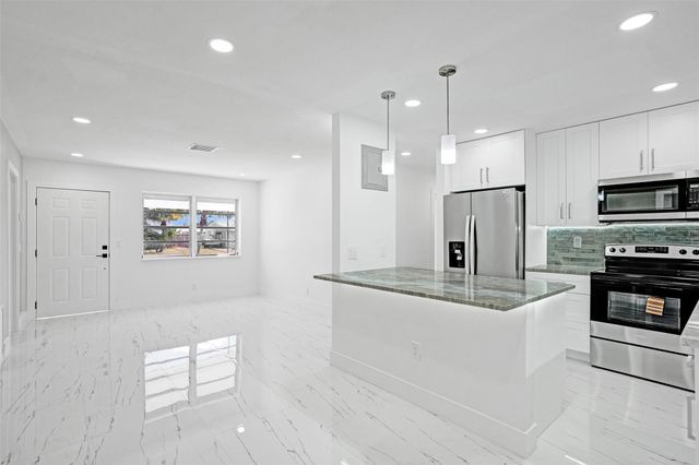 1437 SW 1st Avenue, Deerfield Beach, FL 33441