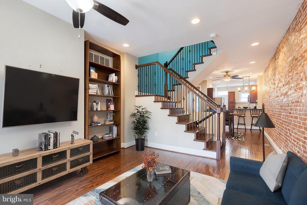 2049 DIVISION ST, Baltimore, MD 21217