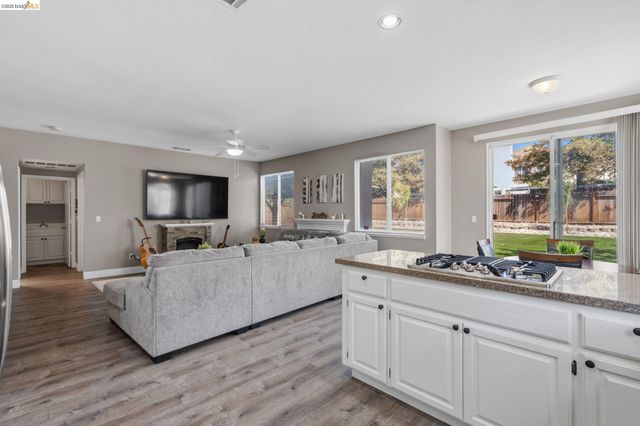 1937 Paradise Peak Ct, Antioch, CA 94531