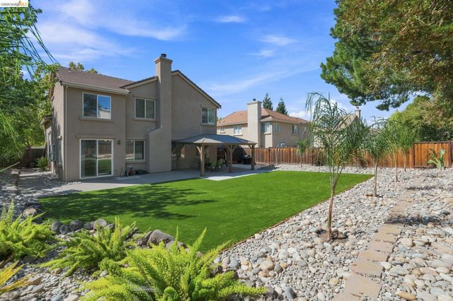 1937 Paradise Peak Ct, Antioch, CA 94531