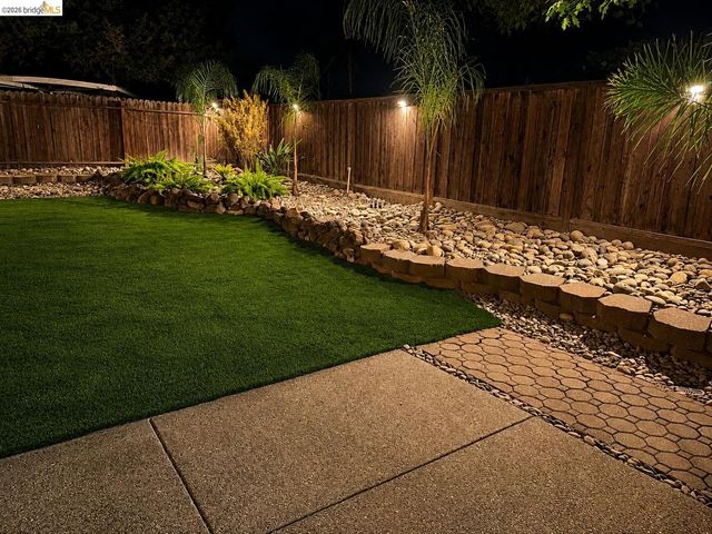 1937 Paradise Peak Ct, Antioch, CA 94531