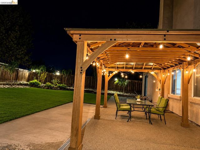 1937 Paradise Peak Ct, Antioch, CA 94531