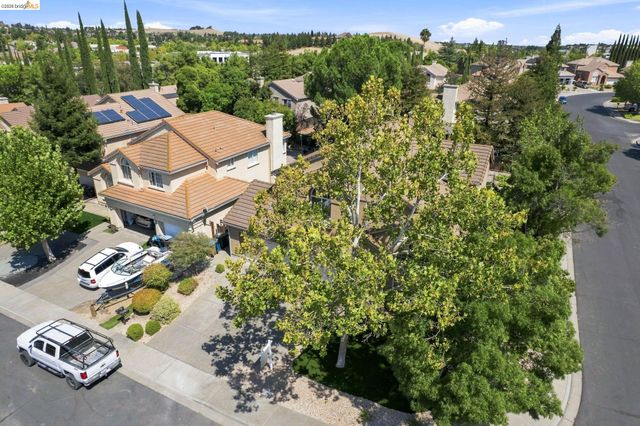 1937 Paradise Peak Ct, Antioch, CA 94531