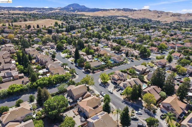 1937 Paradise Peak Ct, Antioch, CA 94531