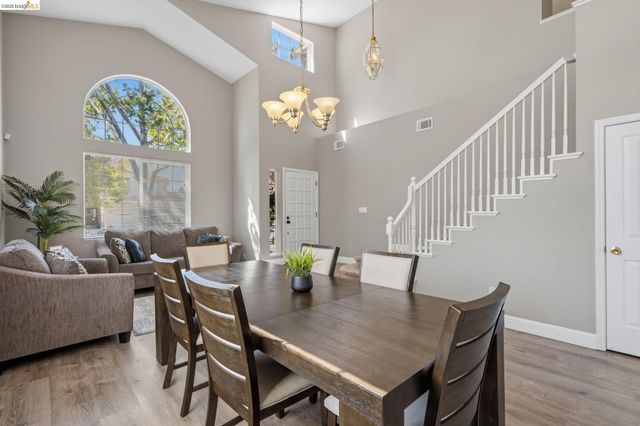 1937 Paradise Peak Ct, Antioch, CA 94531