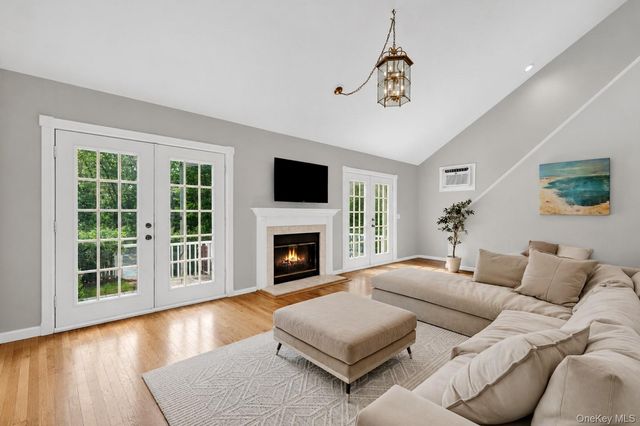 155 Little Fresh Pond Road, Southampton, NY 11968