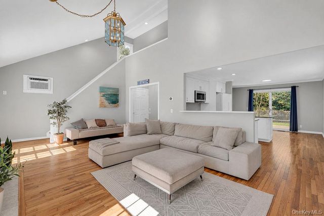 155 Little Fresh Pond Road, Southampton, NY 11968