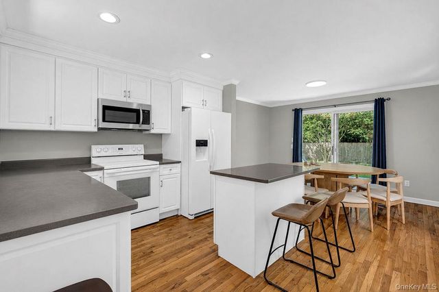 155 Little Fresh Pond Road, Southampton, NY 11968
