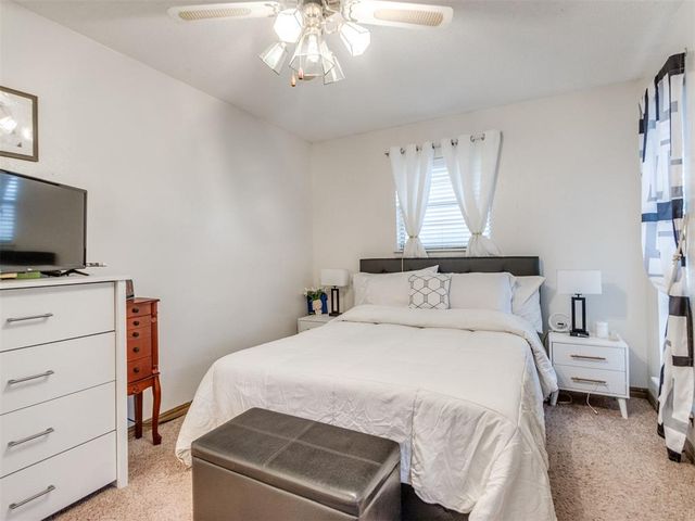 1053 NW 5th Street, Moore, OK 73160