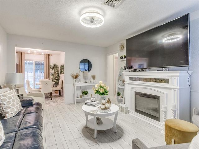 1053 NW 5th Street, Moore, OK 73160