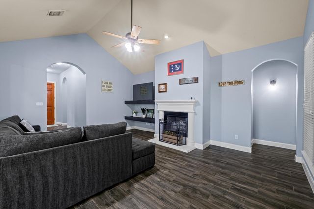608 Galston DR, Spicewood, TX 78669