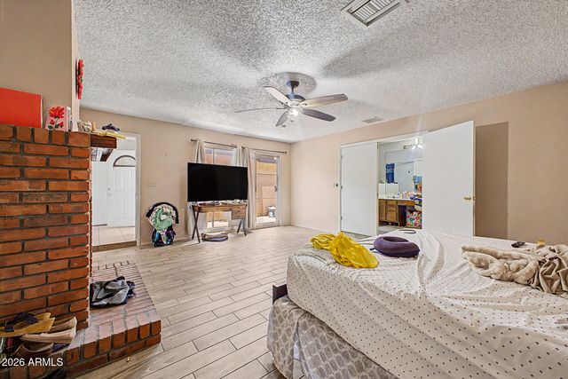 8926 N 55TH Avenue, Glendale, AZ 85302