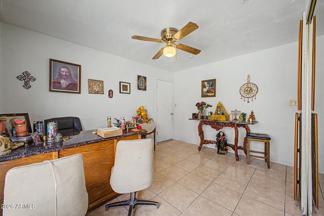 8926 N 55TH Avenue, Glendale, AZ 85302