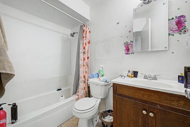 8926 N 55TH Avenue, Glendale, AZ 85302