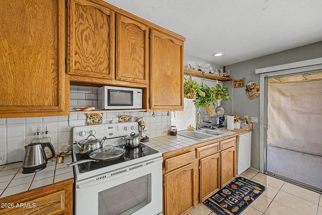 8926 N 55TH Avenue, Glendale, AZ 85302