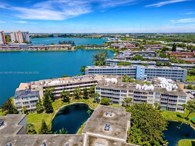 1660 NE 191st St 206-1, Miami, FL 33179