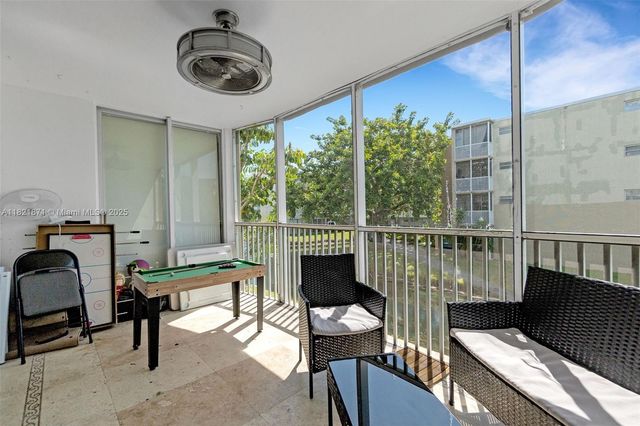 1660 NE 191st St 206-1, Miami, FL 33179