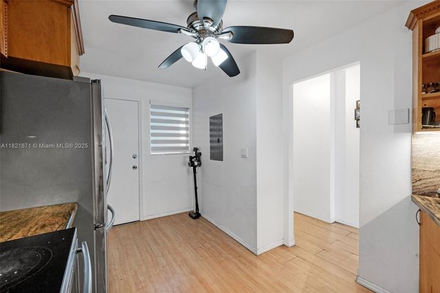 1660 NE 191st St 206-1, Miami, FL 33179
