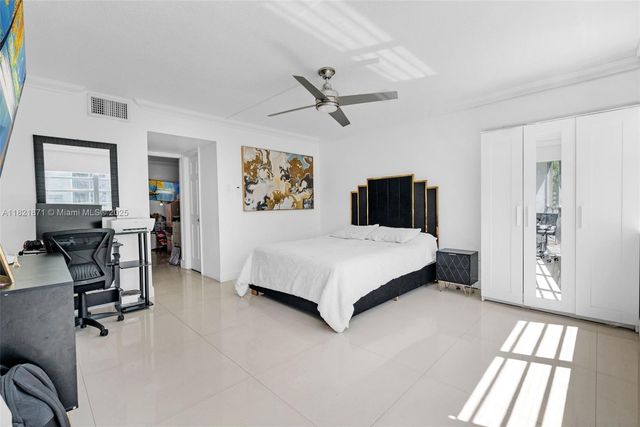 1660 NE 191st St 206-1, Miami, FL 33179