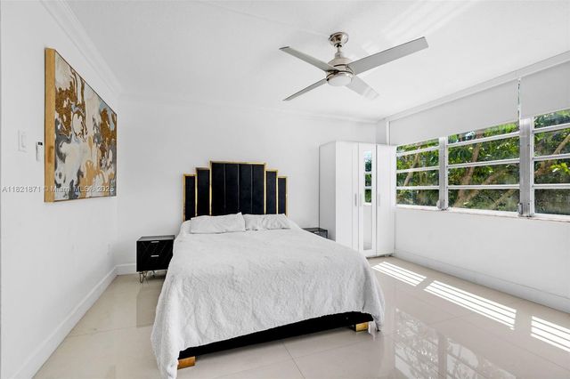 1660 NE 191st St 206-1, Miami, FL 33179