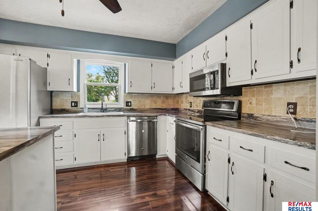 3323 S 158th Street, Omaha, NE 68130