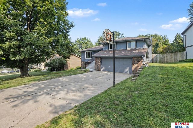 3323 S 158th Street, Omaha, NE 68130