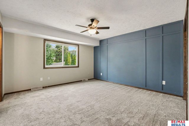 3323 S 158th Street, Omaha, NE 68130