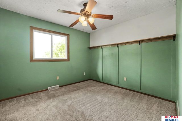 3323 S 158th Street, Omaha, NE 68130