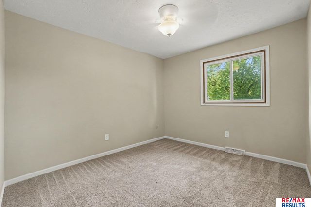 3323 S 158th Street, Omaha, NE 68130