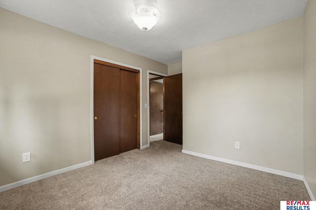 3323 S 158th Street, Omaha, NE 68130