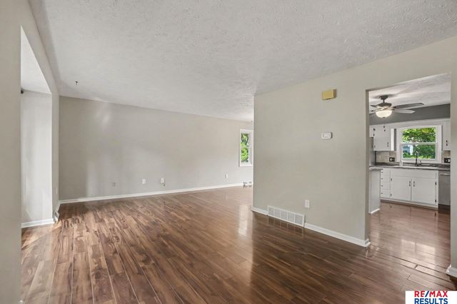 3323 S 158th Street, Omaha, NE 68130
