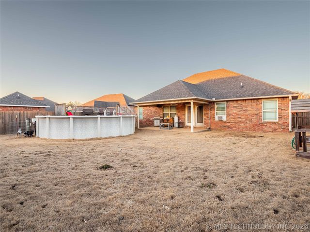1404 Monarch Drive, Mcalester, OK 74501