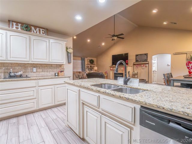 1404 Monarch Drive, Mcalester, OK 74501